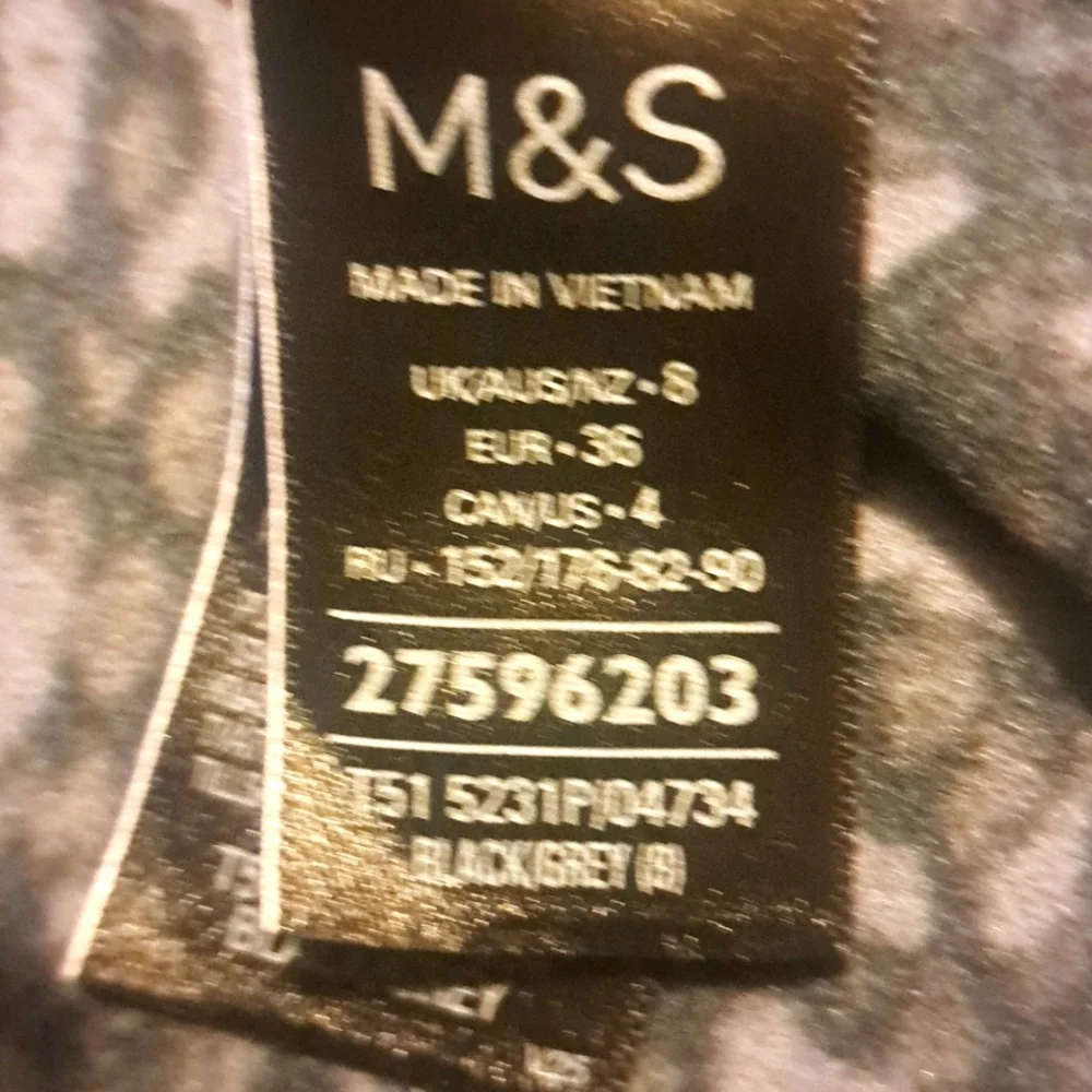 M&S GOODMOVE TOP.   SIZE 8 - Picture 13 of 15